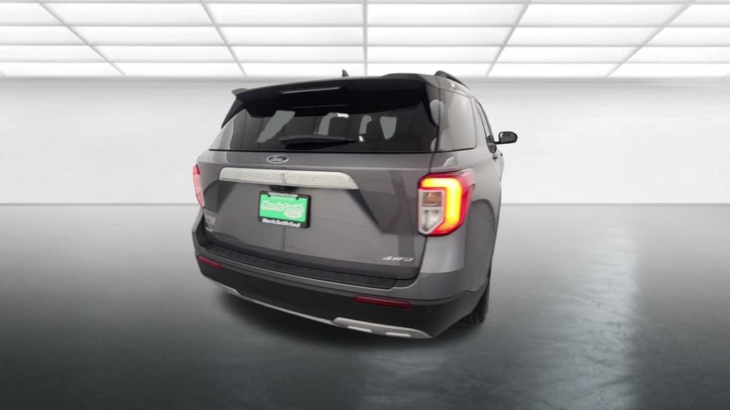 Certified 2024 Ford Explorer XLT w/ Equipment Group 202A AWD/4WD image 8