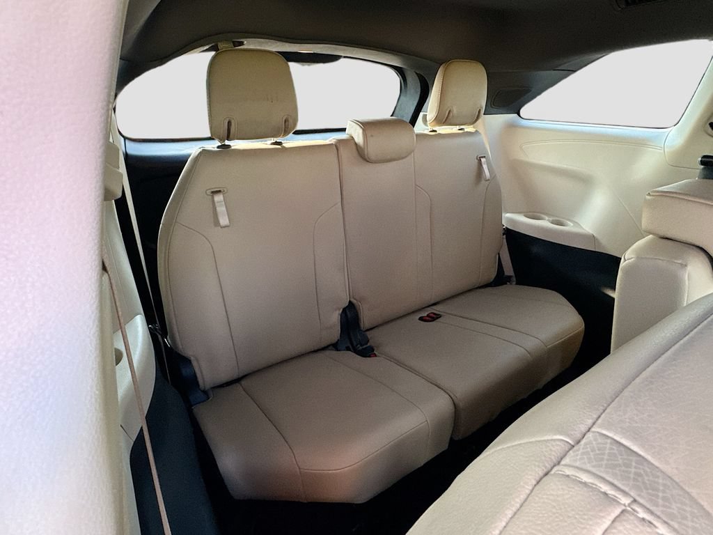 Used 2022 Toyota Sienna XLE w/ XLE Plus Package FWD image 29