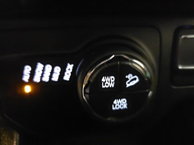 Used 2018 Jeep Renegade Trailhawk image 19