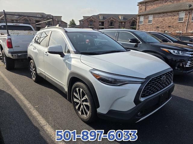 Used 2024 Toyota Corolla Cross XLE FWD image 3