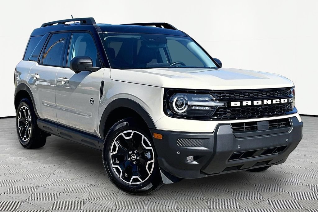 Certified 2025 Ford Bronco Sport Outer Banks w/ Outer Banks Tech Package+ AWD/4WD image 12
