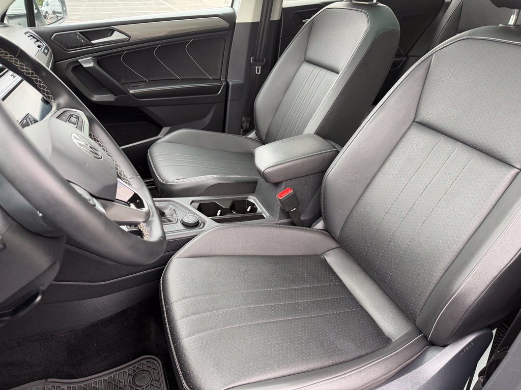 Used 2022 Volkswagen Tiguan SE AWD/4WD image 15