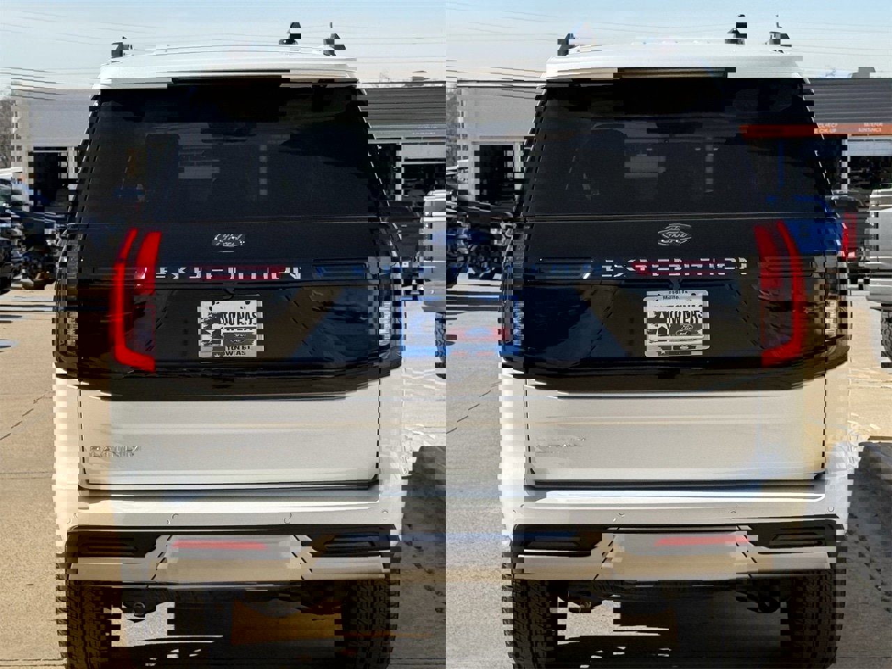 Certified 2025 Ford Expedition Platinum w/ Driver's Package image 5