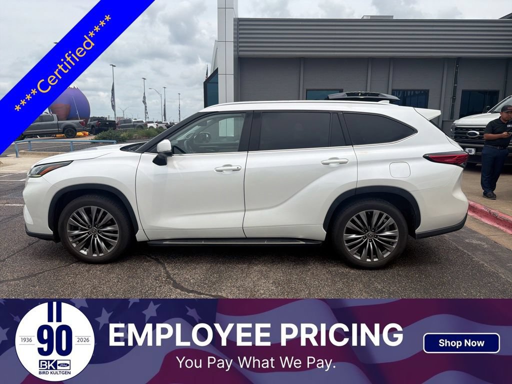 Used 2021 Toyota Highlander Platinum FWD image 1
