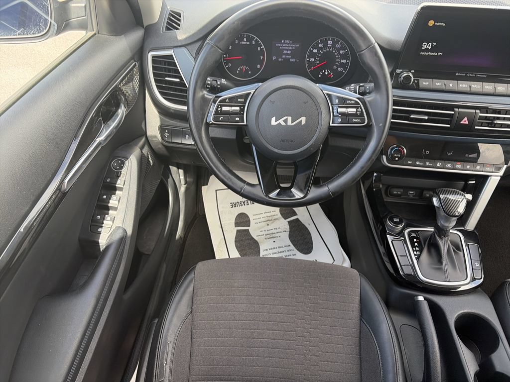 Used 2022 Kia Seltos S FWD image 15