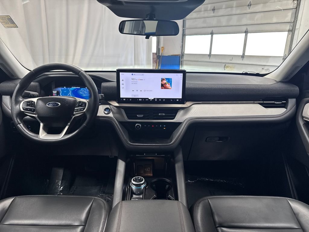 Certified 2025 Ford Explorer Active w/ Active Comfort Package AWD/4WD image 18