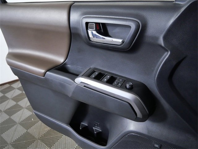 Used 2021 Toyota Tacoma Limited image 26