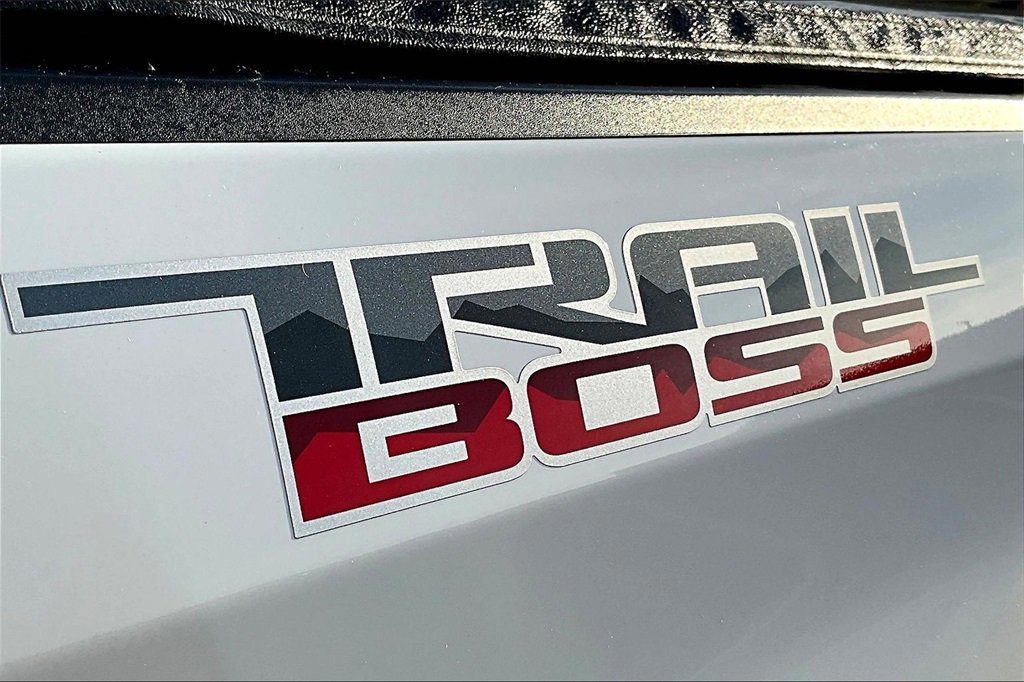 Used 2022 Chevrolet Silverado 1500 LT Trail Boss w/ Bed Protection Package image 10
