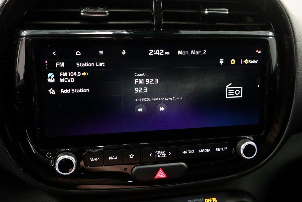 Used 2025 Kia Soul EX image 11