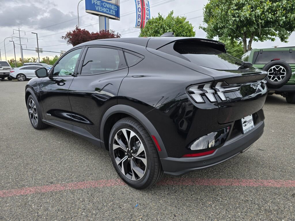 Certified 2025 Ford Mustang Mach-E Select w/ Comfort Package Lite AWD/4WD image 3