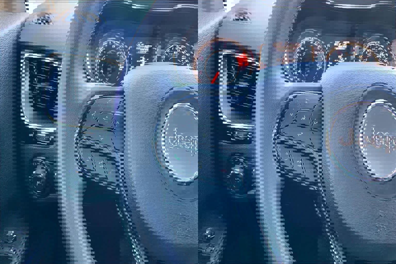 Used 2021 Jeep Cherokee Latitude Plus image 24