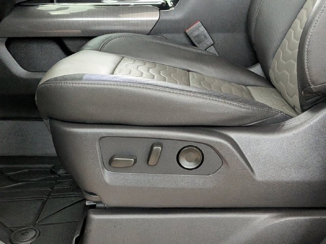 Used 2026 Chevrolet Silverado 2500 ZR2 AWD/4WD image 15