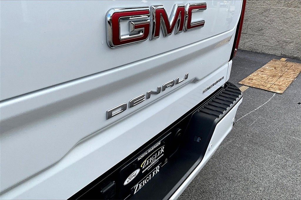 Used 2023 GMC Sierra 1500 Denali w/ Denali Reserve Package image 8