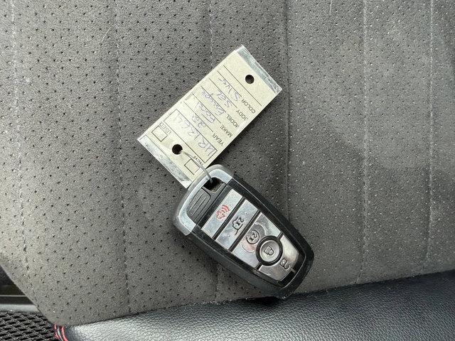 Certified 2022 Ford Escape SEL w/ SEL Stealth AWD Package image 31