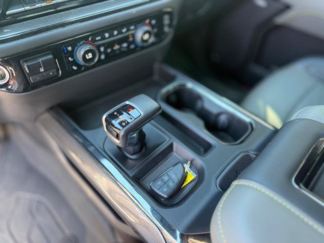 Used 2022 Chevrolet Silverado 1500 ZR2 w/ Technology Package AWD/4WD image 14