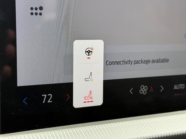 Certified 2025 Ford Explorer ST-Line w/ Premium Package image 38