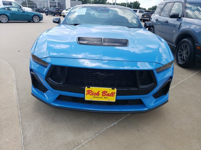 Certified 2025 Ford Mustang GT w/ Mustang Nite Pony Package RWD image 2