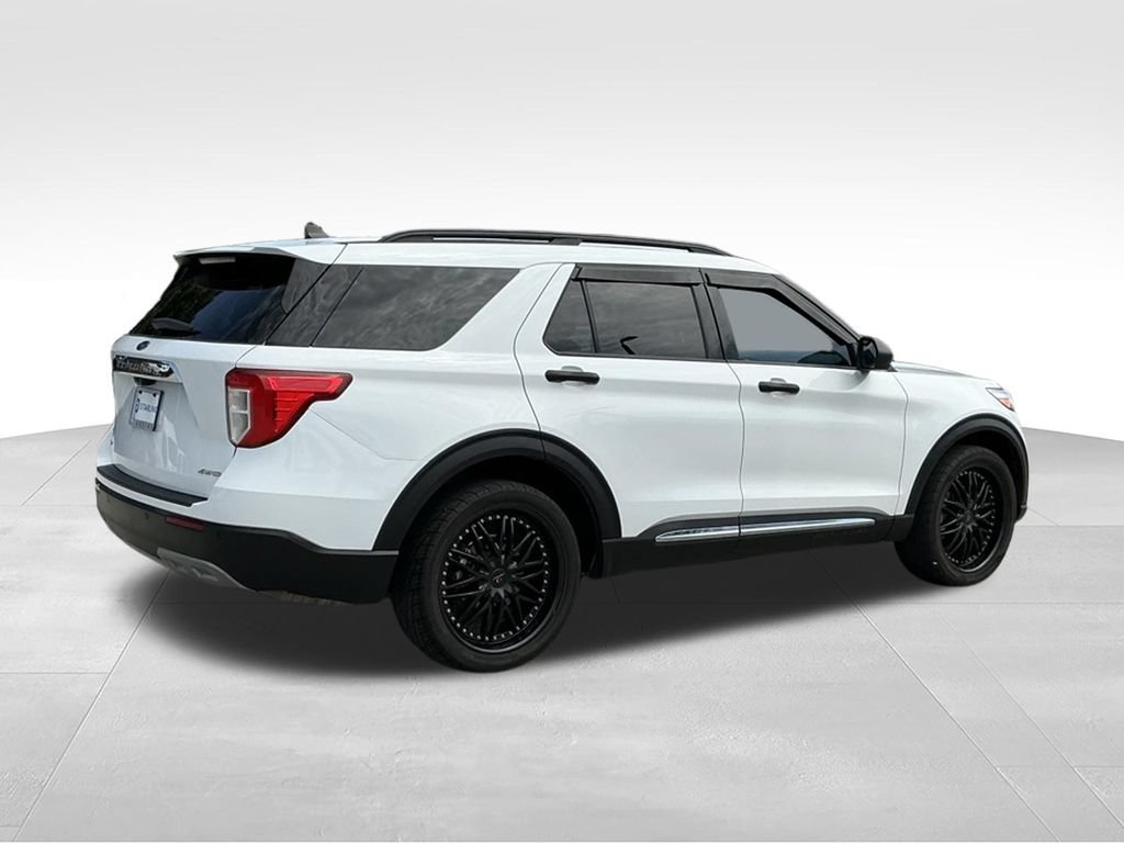 Certified 2023 Ford Explorer XLT w/ Equipment Group 202A AWD/4WD image 12