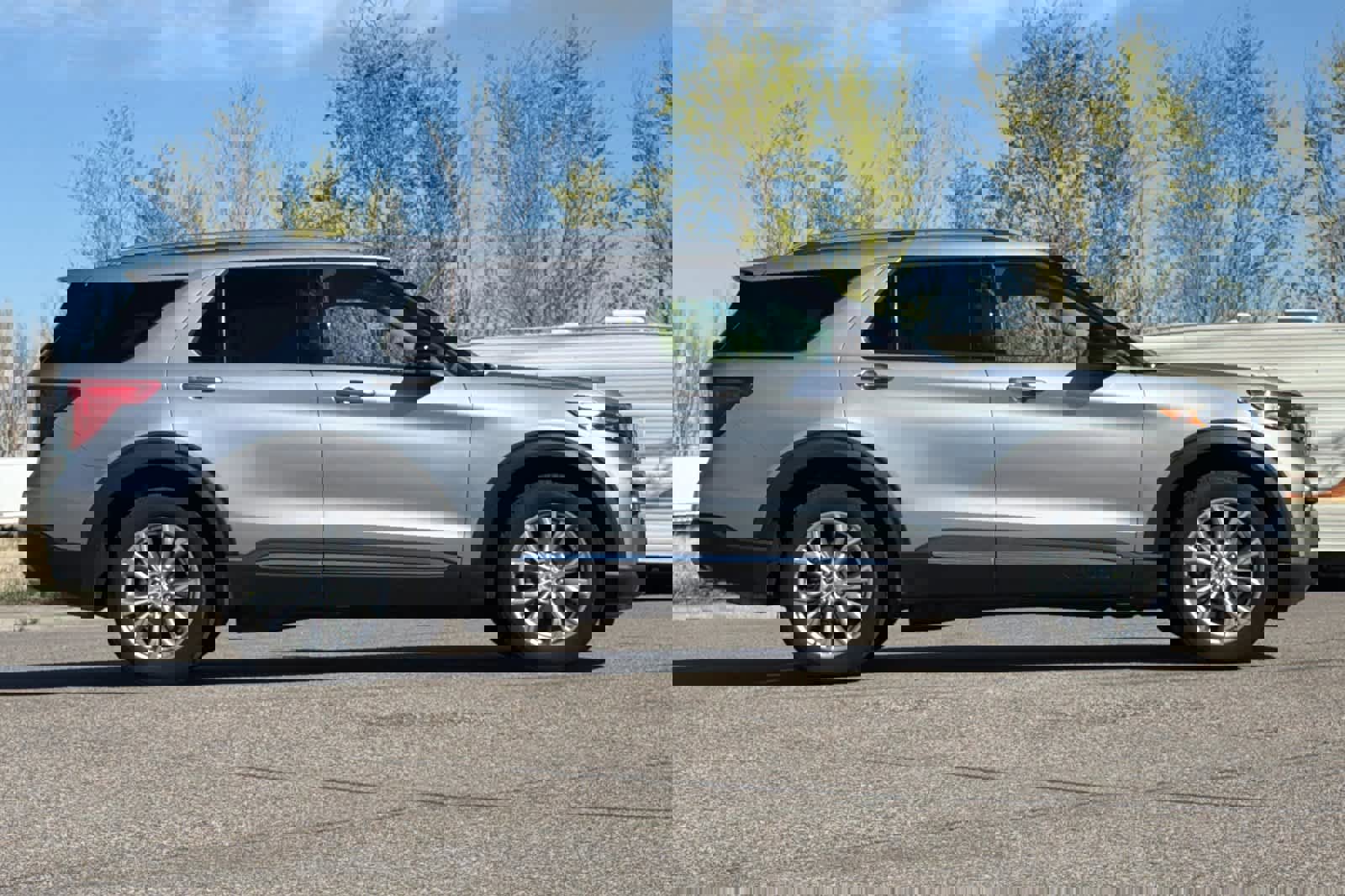 Certified 2023 Ford Explorer Limited image 6