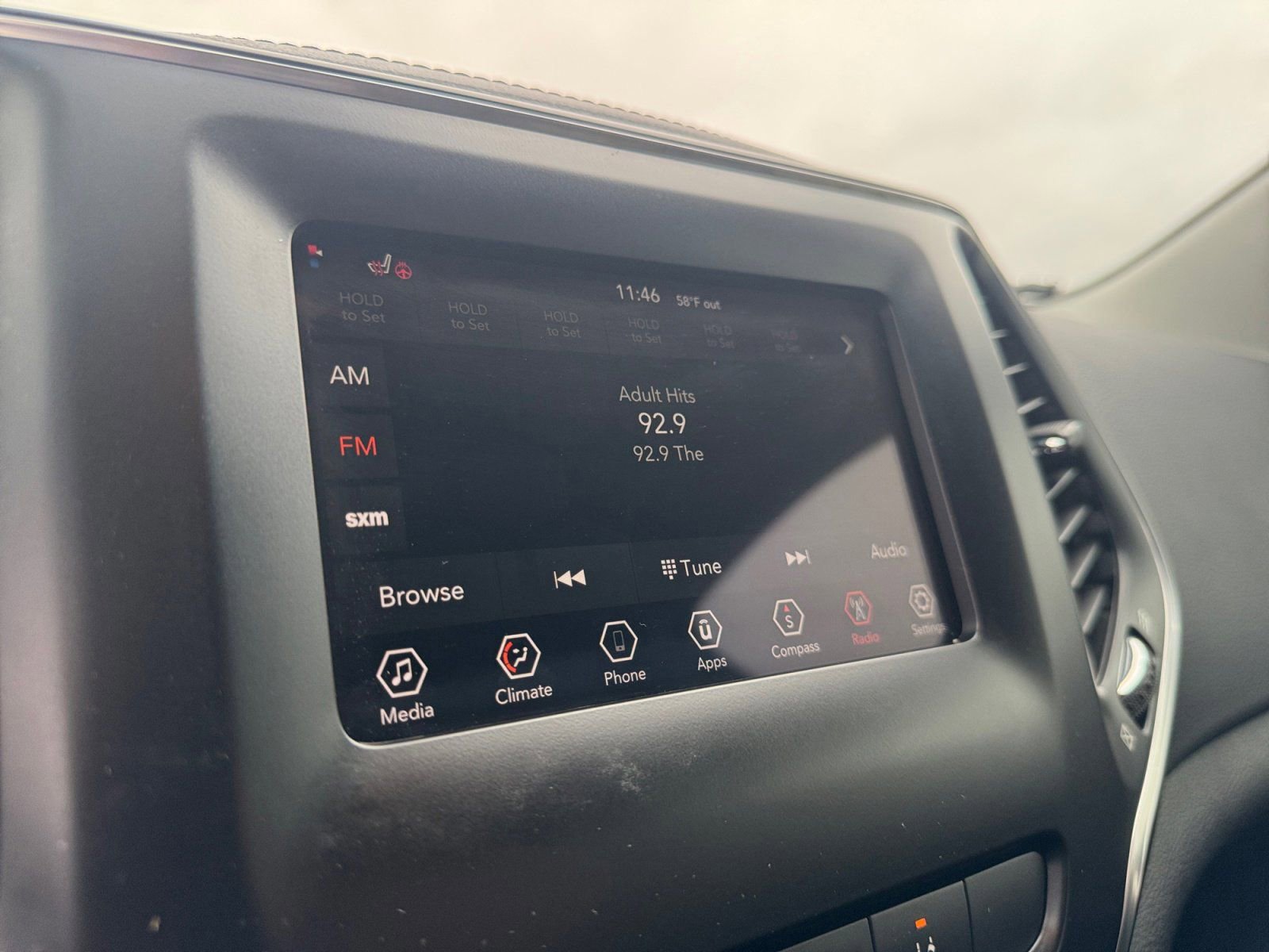 Used 2021 Jeep Cherokee Latitude Plus image 22