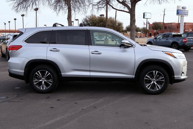 Used 2019 Toyota Highlander LE image 9