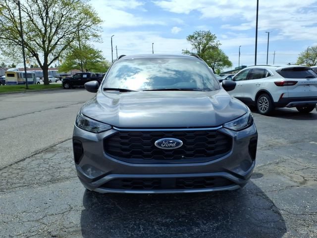 Certified 2023 Ford Escape ST-Line w/ Tech Pack #1 AWD/4WD image 2