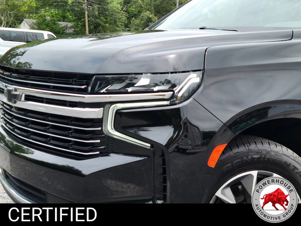 Used 2022 Chevrolet Suburban LT w/ Luxury Package RWD image 11