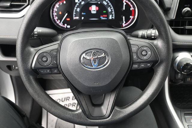 Used 2025 Toyota RAV4 XLE AWD/4WD image 10