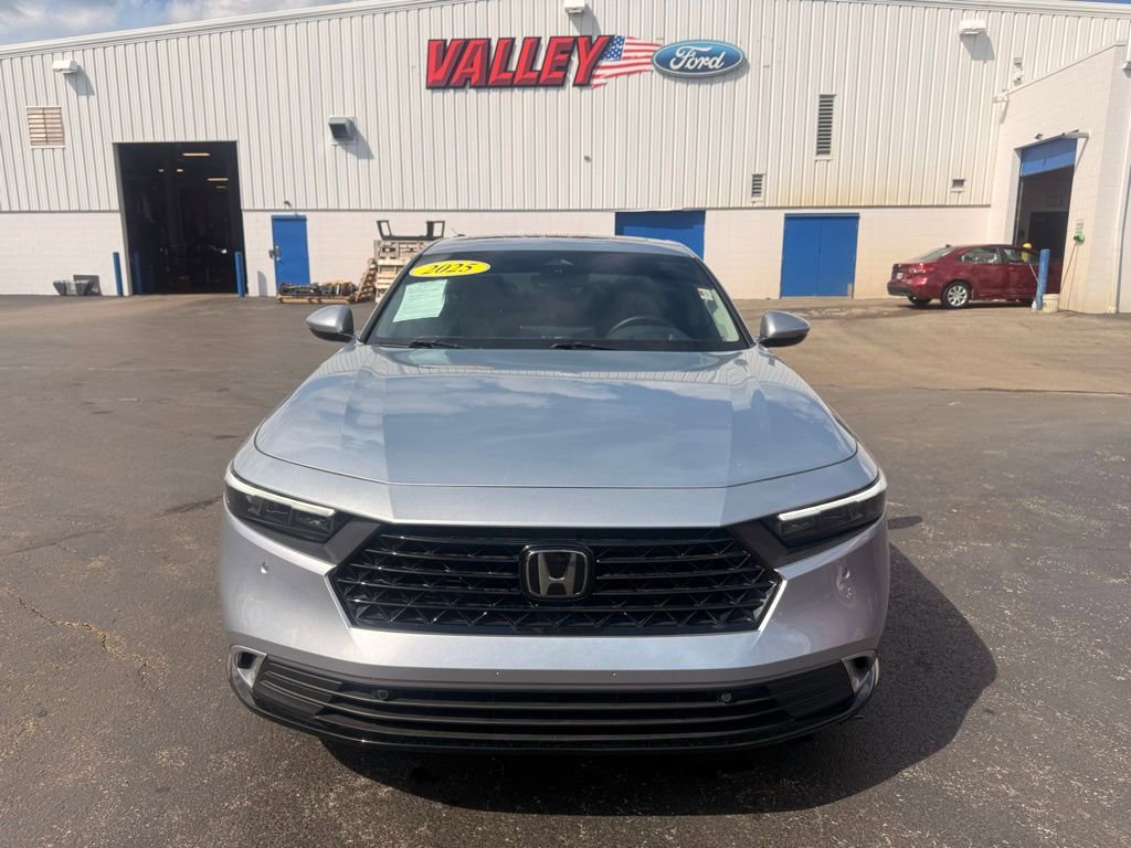 Used 2025 Honda Accord Touring image 8