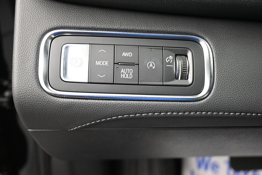 Used 2026 Buick Enclave Avenir w/ Super Cruise Package AWD/4WD image 12