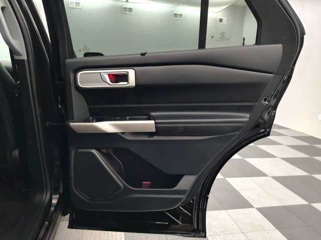 Certified 2022 Ford Explorer Limited w/ Equipment Group 301A AWD/4WD image 32
