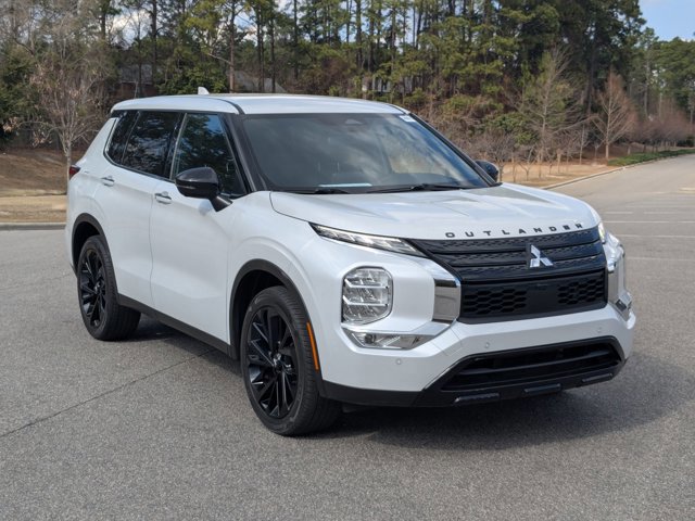 Used 2023 Mitsubishi Outlander SE image 8