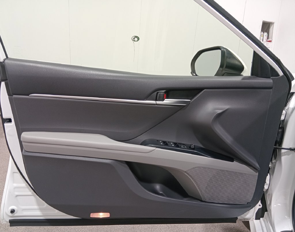 Used 2019 Toyota Camry LE FWD image 17