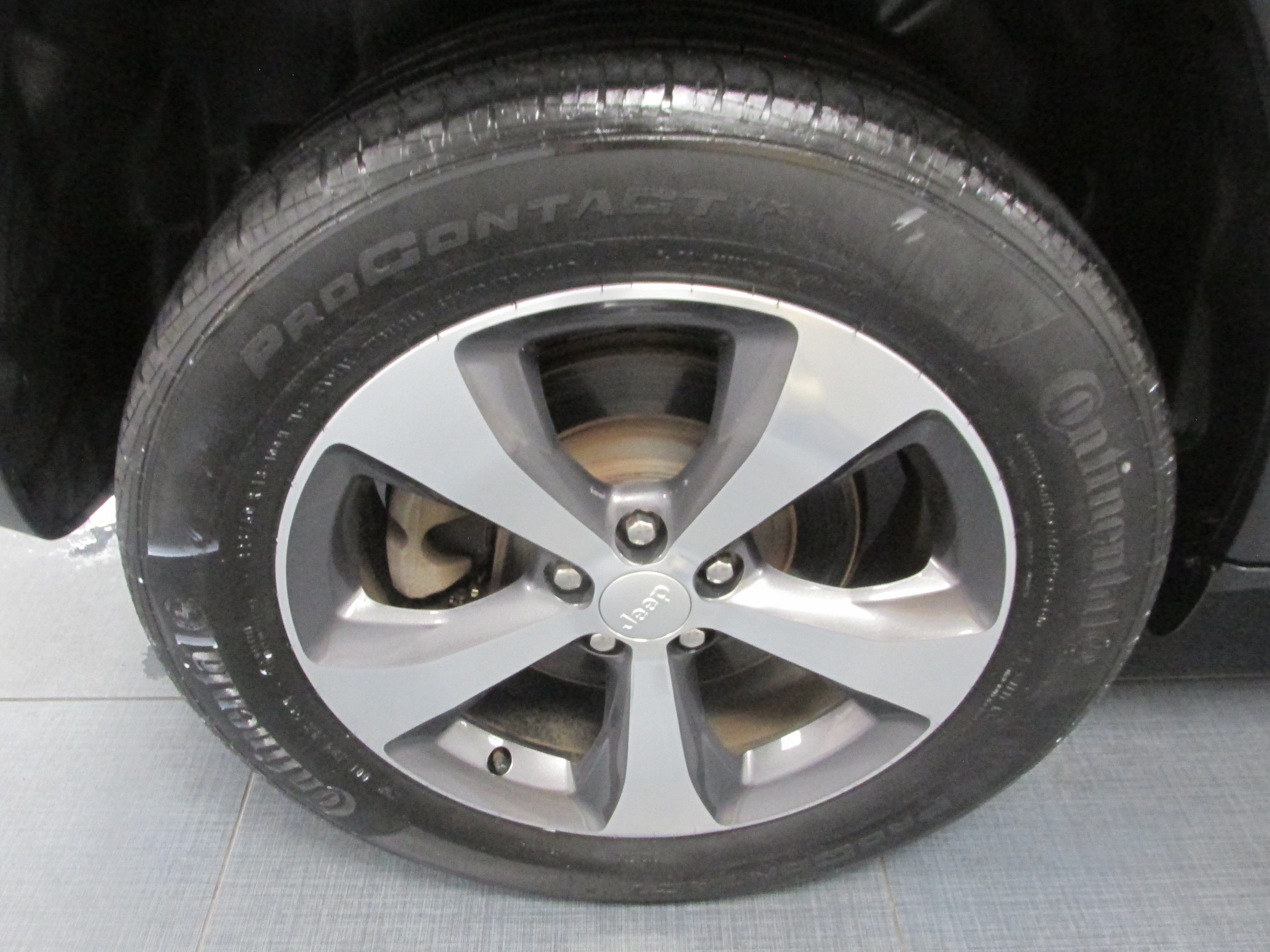 Used 2019 Jeep Cherokee Limited AWD/4WD image 16