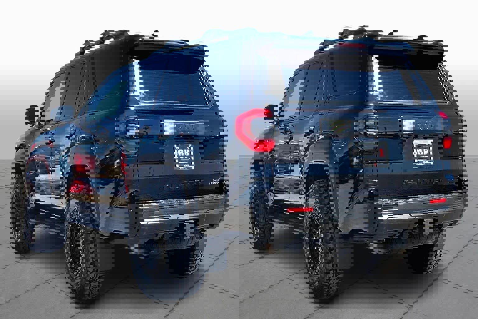 Used 2025 Toyota 4Runner TRD Off-Road Premium w/ Tow Technology Package image 2