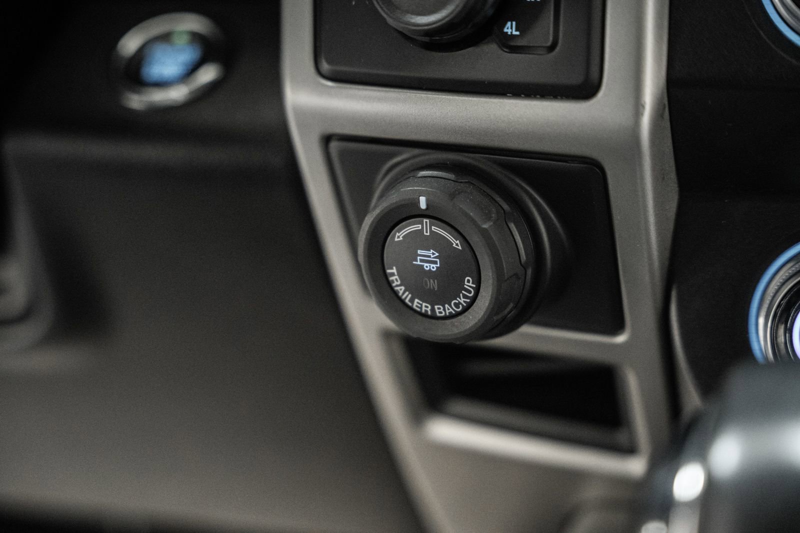 Certified 2019 Ford F150 Lariat w/ Equipment Group 502A Luxury image 31