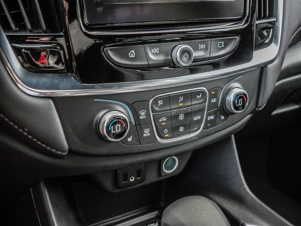 Used 2023 Chevrolet Traverse LT FWD image 60