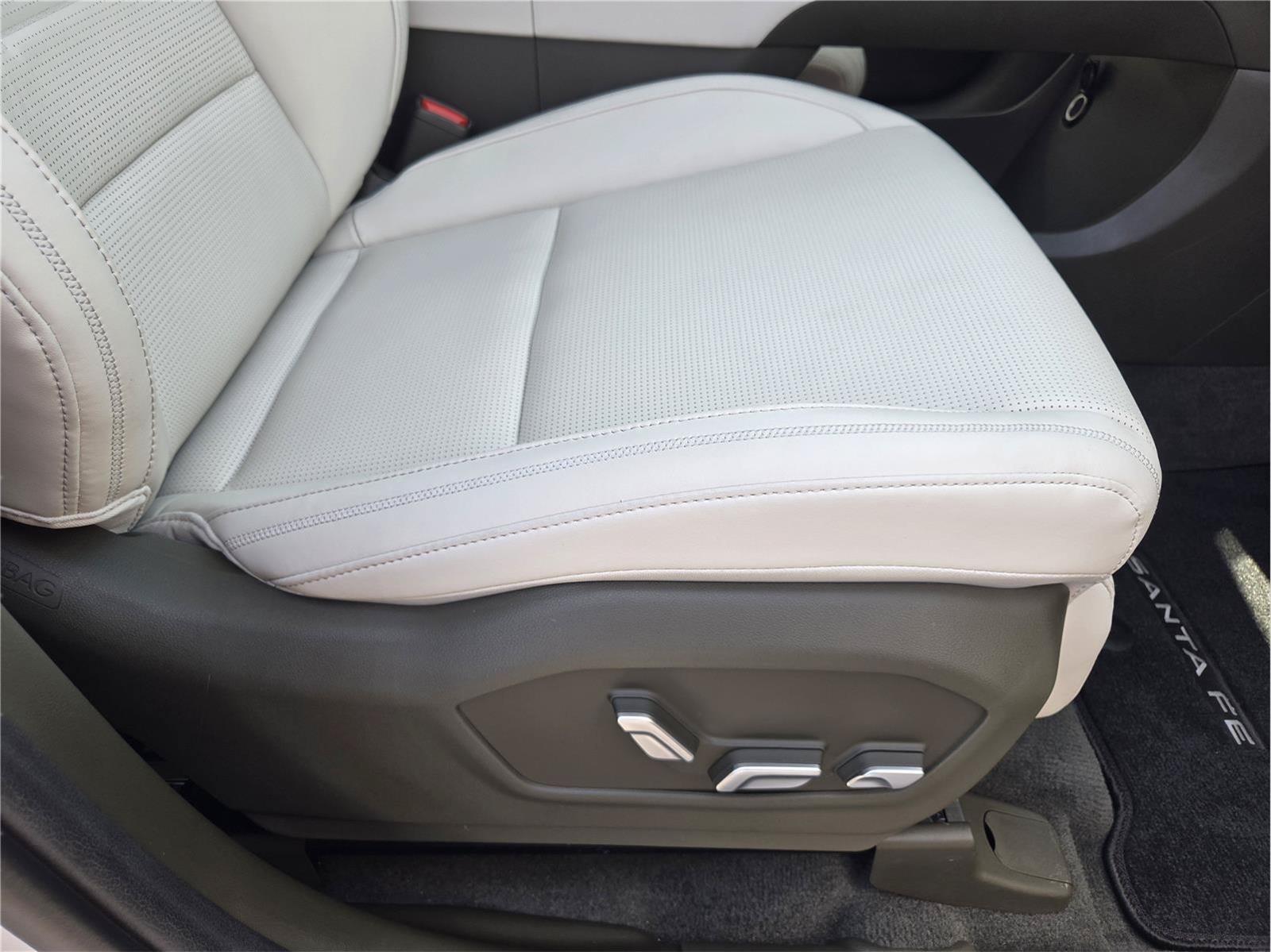 Used 2025 Hyundai Santa Fe Calligraphy FWD image 21