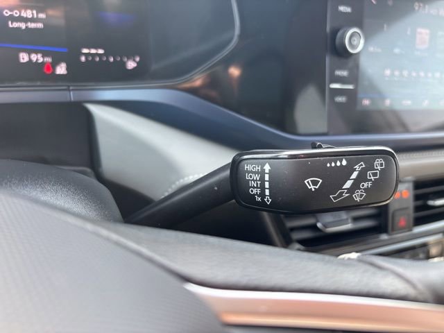 Used 2024 Volkswagen Taos SE image 18