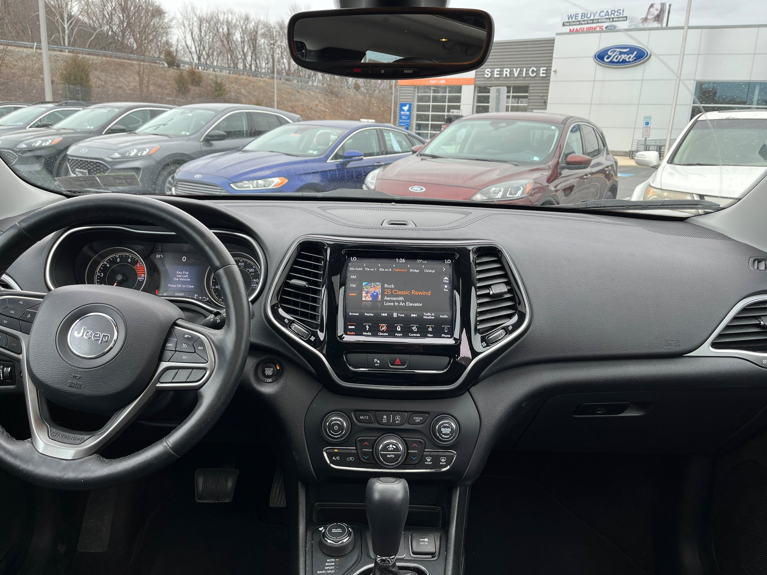 Used 2019 Jeep Cherokee Limited AWD/4WD image 14