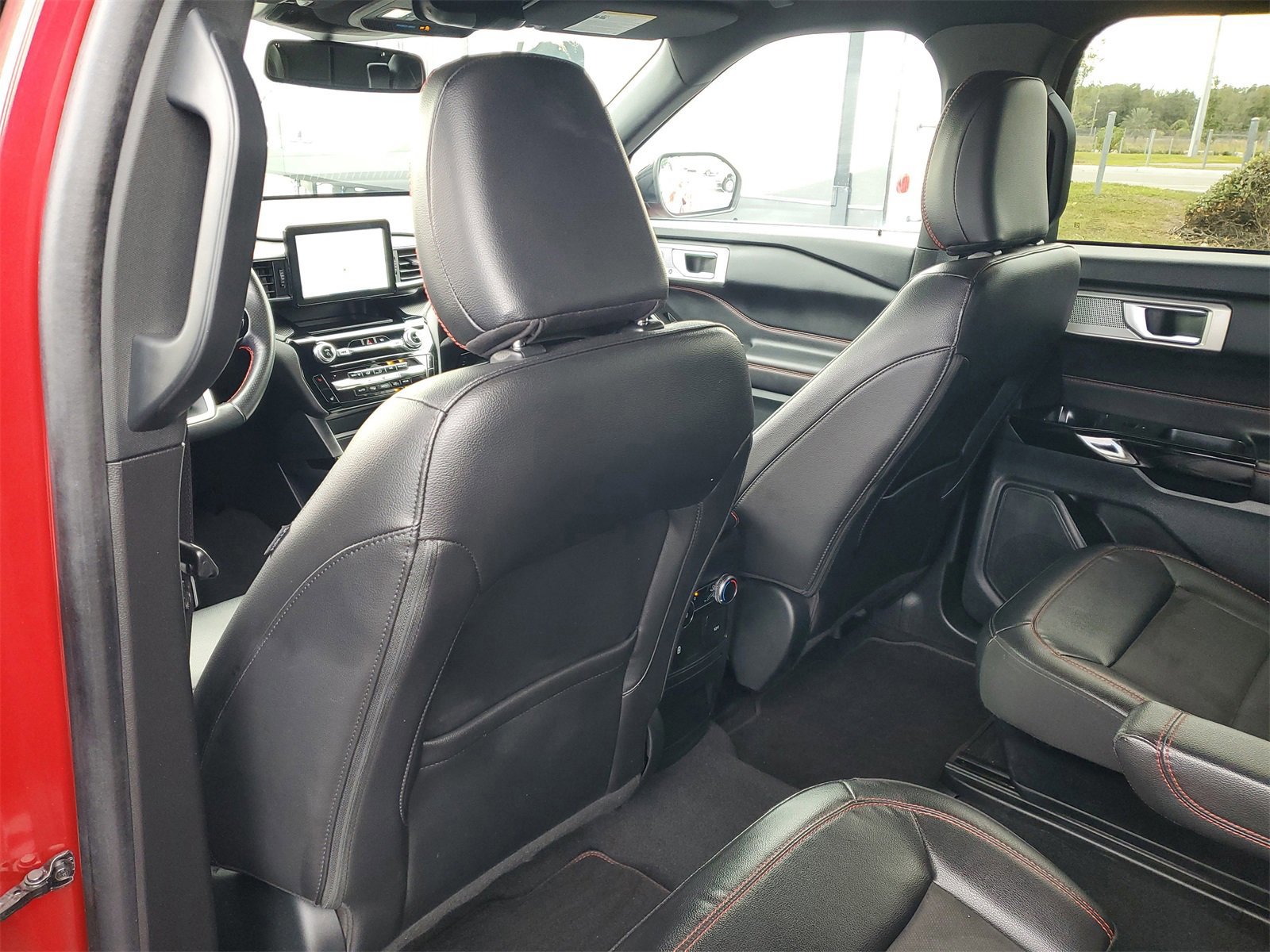 Certified 2023 Ford Explorer ST-Line w/ Class IV Trailer Tow Package image 10