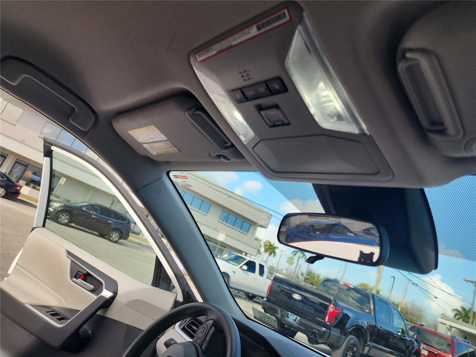 Used 2021 Toyota RAV4 XLE image 33