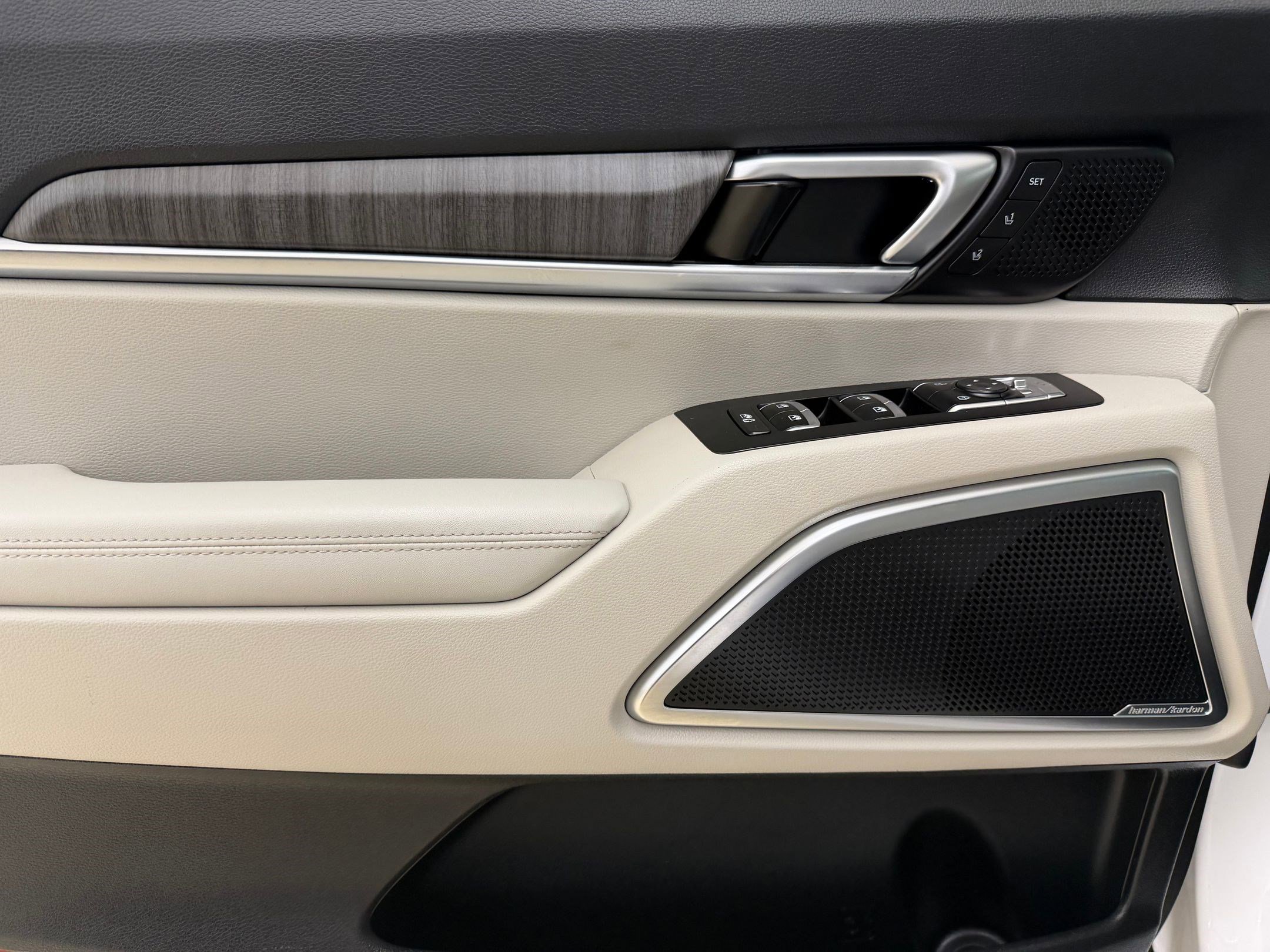 Used 2023 Kia Telluride SX image 11