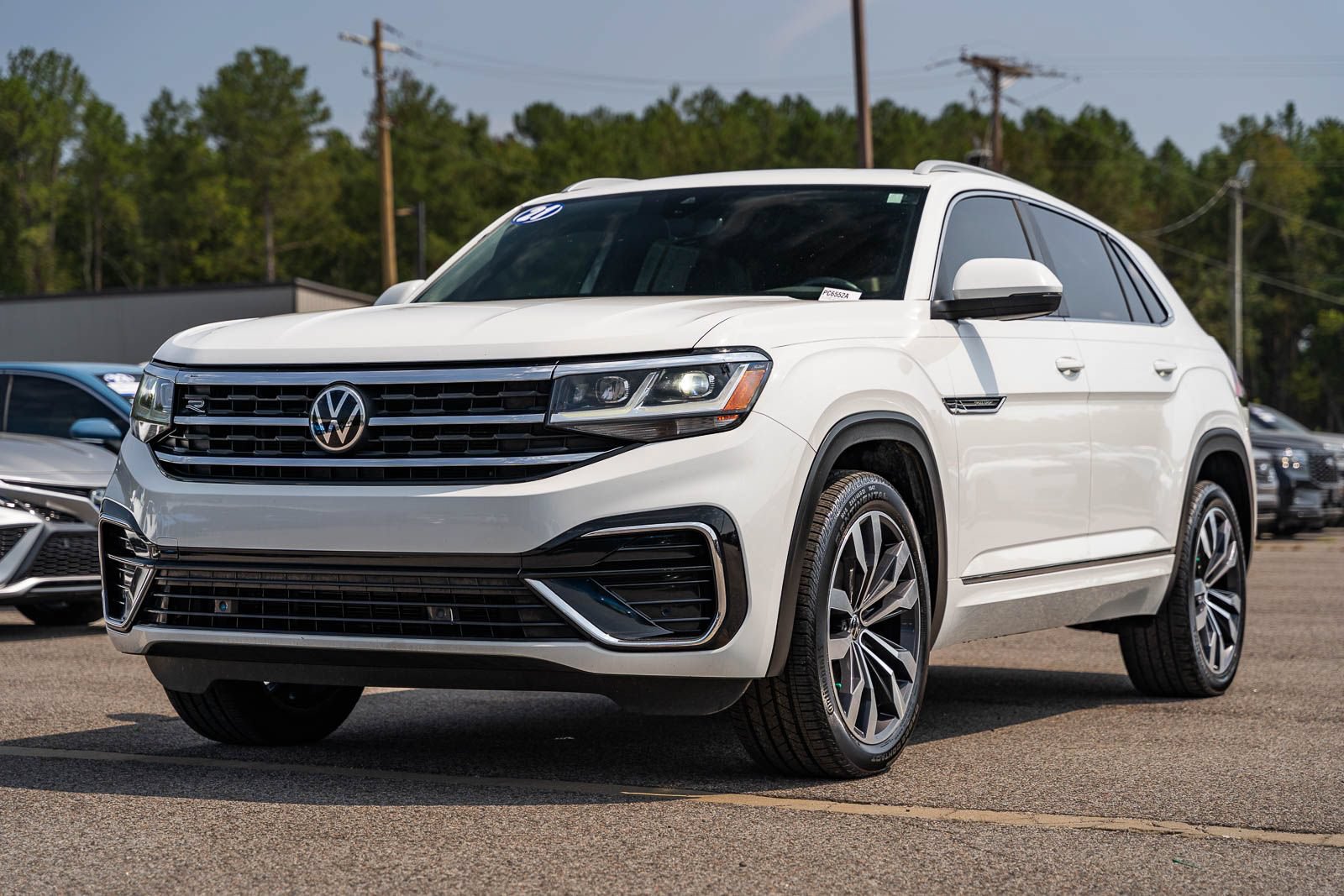 Used 2021 Volkswagen Atlas Cross Sport SEL R-Line FWD image 3