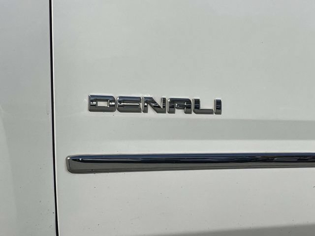 Used 2020 GMC Yukon Denali w/ Denali Premium Package AWD/4WD image 10