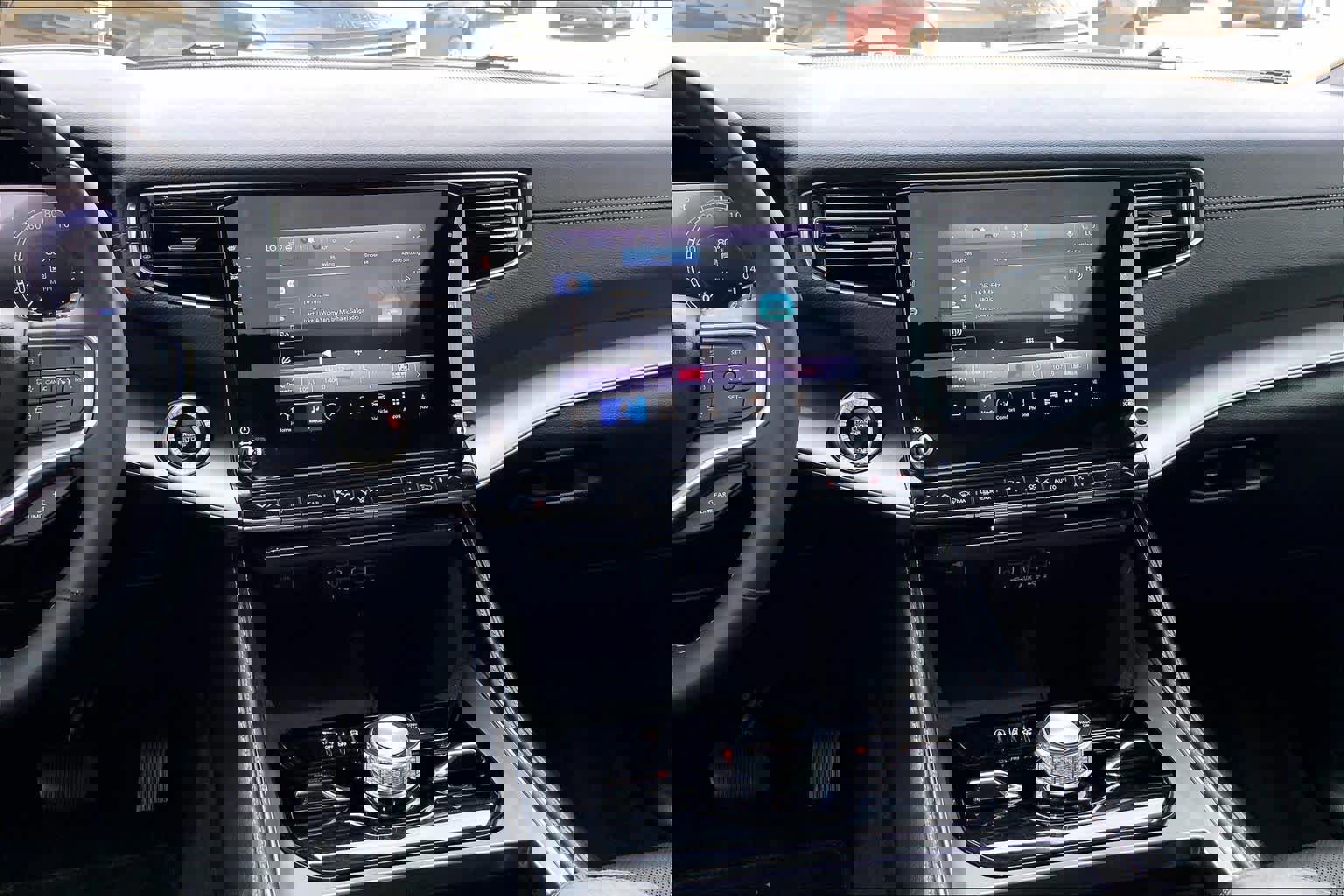 Used 2024 Jeep Wagoneer L Series II w/ Convenience Group I image 9