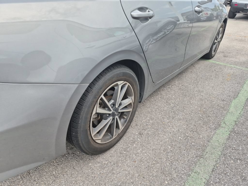 Used 2023 Kia Forte LXS w/ LXS Technology Package FWD image 17