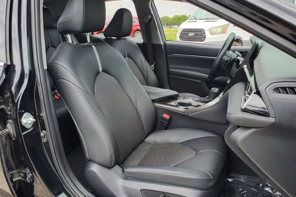 Used 2024 Toyota Camry XSE FWD image 17