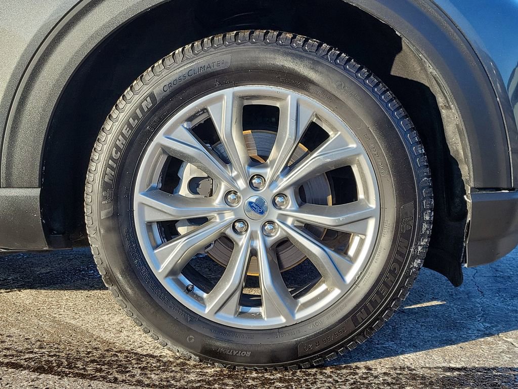 Certified 2020 Ford Explorer XLT w/ Equipment Group 202A image 9