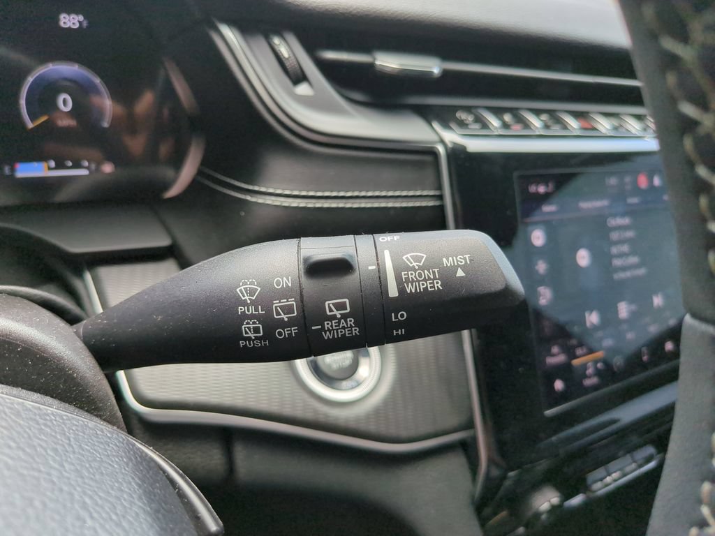 Used 2023 Jeep Grand Cherokee Altitude AWD/4WD image 29